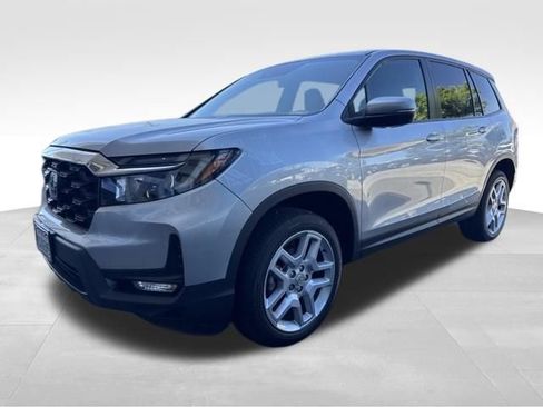 Used 2025 Honda Passport EX-L image 2