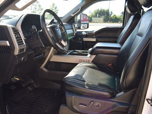 Used 2017 Ford F250 Lariat w/ FX4 Off-Road Package image 8