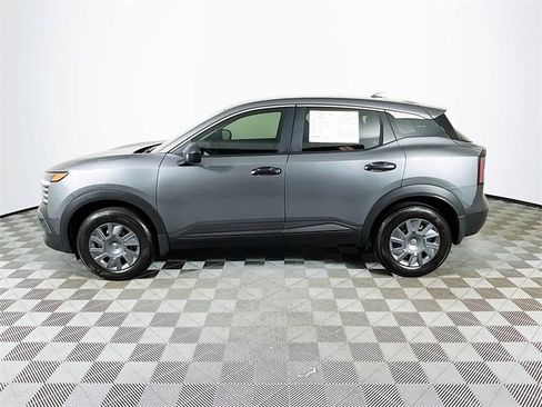 Used 2025 Nissan Kicks S image 5