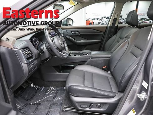 Used 2023 Nissan Rogue SV w/ SV Premium B Package AWD/4WD image 13
