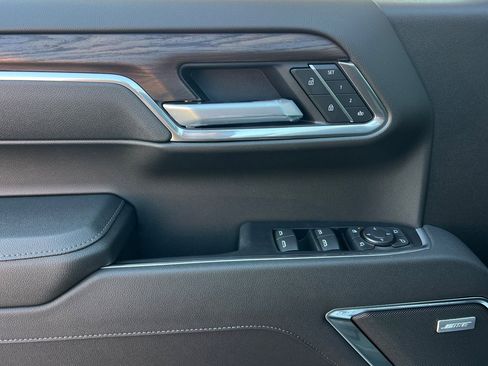 New 2026 GMC Sierra 1500 SLT w/ SLT Premium Plus Package image 9