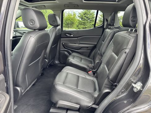 Used 2019 GMC Acadia SLT AWD/4WD image 18