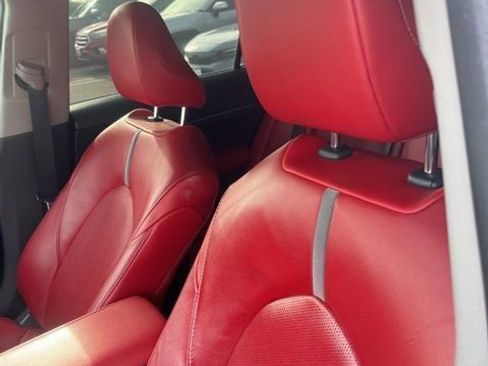Used 2020 Toyota Camry XSE FWD image 11