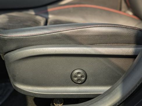 Used 2023 Mercedes-Benz CLA 250 4MATIC image 36