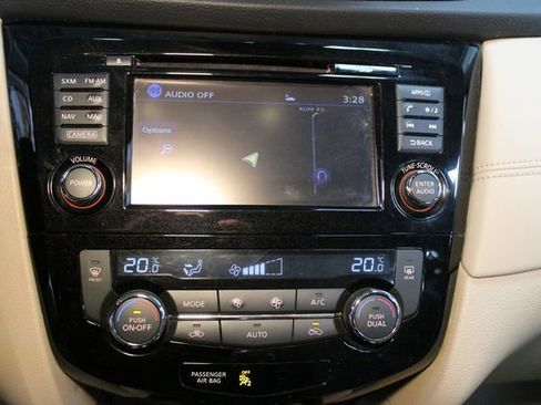Used 2017 Nissan Rogue SL AWD/4WD image 27