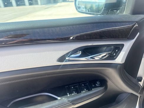Used 2013 Cadillac SRX Luxury FWD image 10