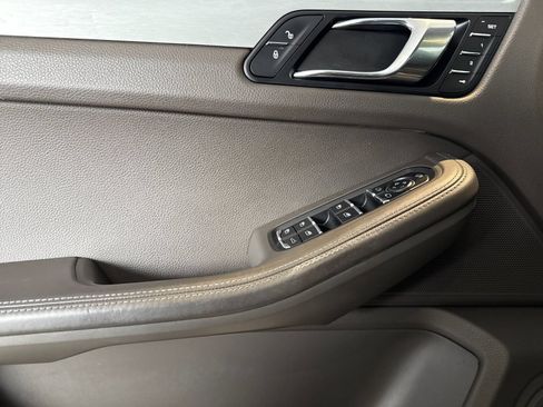 Used 2017 Porsche Macan S AWD/4WD image 11