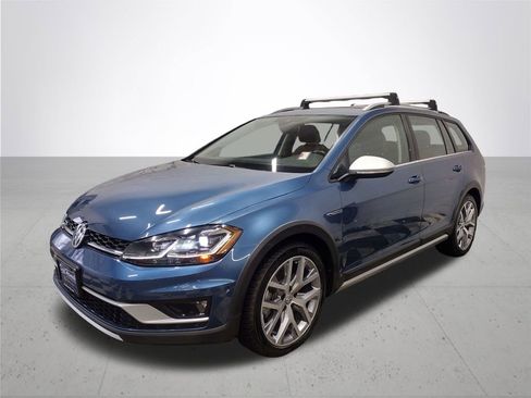 Used 2018 Volkswagen Golf Alltrack SEL image 2
