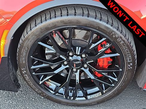 Used 2016 Chevrolet Corvette Z06 w/ 3LZ Preferred Equipment Group image 12