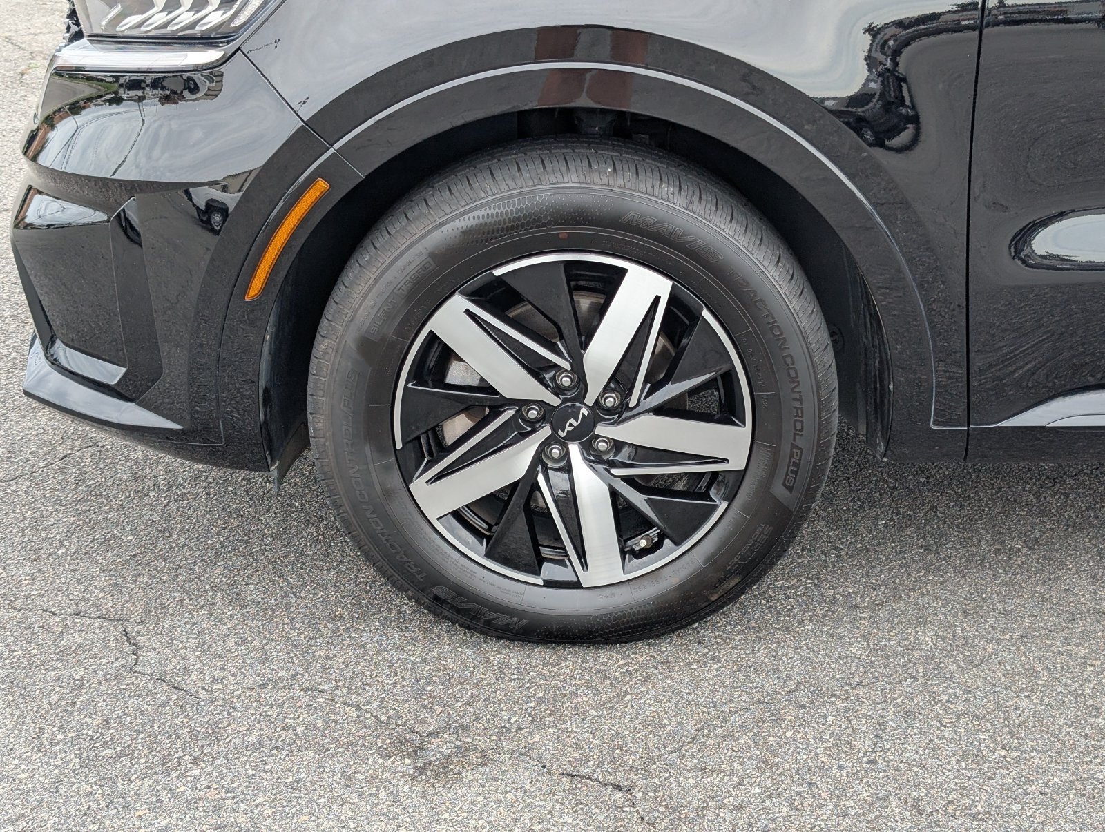 Used 2023 Kia Sorento EX w/ Panoramic Sunroof Package FWD image 13