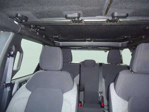 Used 2022 Ford Bronco Big Bend w/ Sasquatch Package image 28