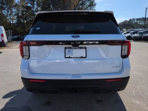 New 2026 Ford Explorer Active image 5