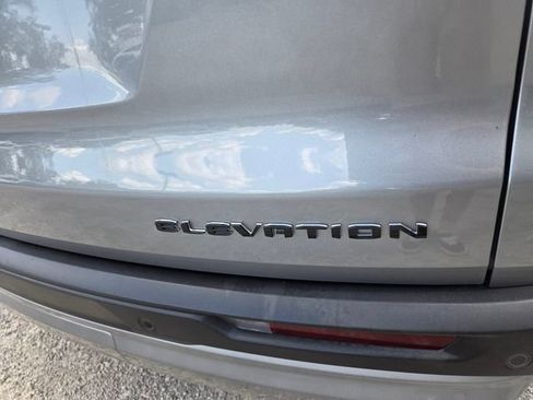 Used 2024 GMC Acadia Elevation w/ Luxury Package FWD image 7