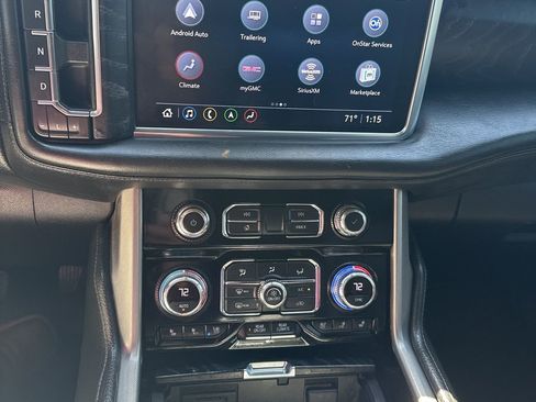 Used 2021 GMC Yukon Denali w/ Denali Premium Package image 13