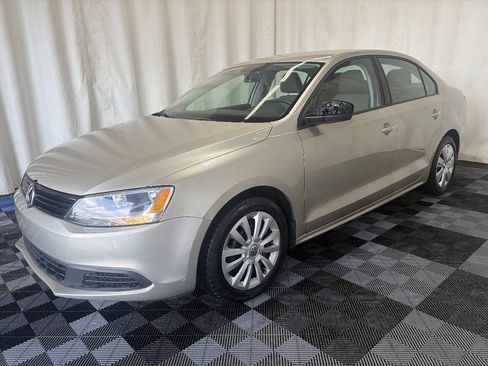 Used 2014 Volkswagen Jetta S FWD image 2