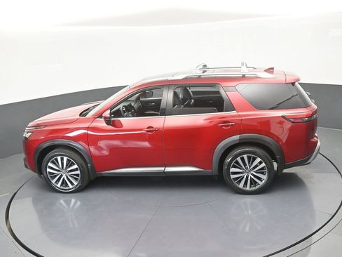 Used 2022 Nissan Pathfinder Platinum w/ Cargo Package FWD image 61