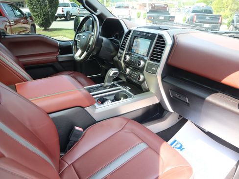 Used 2018 Ford F150 Platinum w/ Equipment Group 701A Luxury AWD/4WD image 28