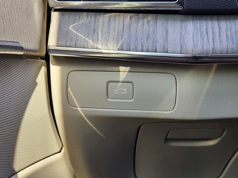 Certified 2025 Volvo XC90 B6 Plus w/ Protection Package Premier image 31