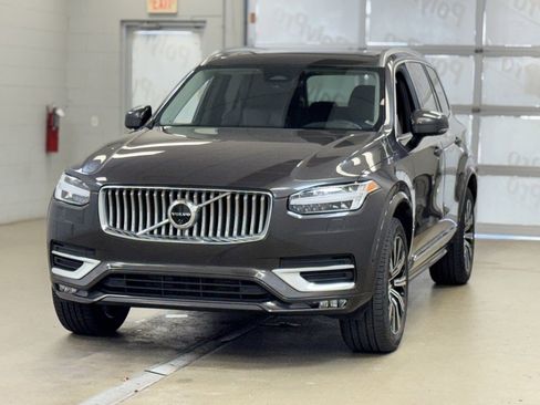 Used 2024 Volvo XC90 B5 Plus image 3