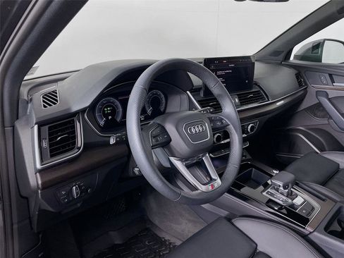 Used 2025 Audi Q5 e Premium Plus w/ Premium Plus Package image 14
