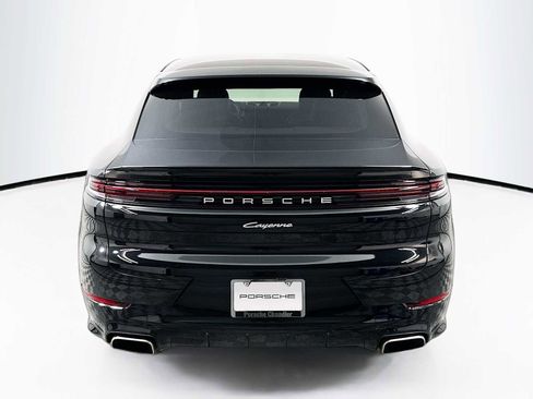 Certified 2025 Porsche Cayenne image 10
