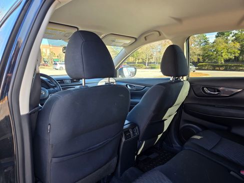 Used 2018 Nissan Rogue SV image 27