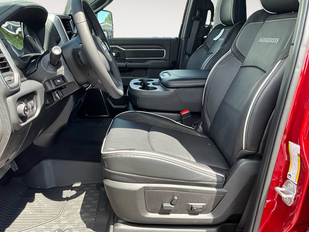 New 2026 RAM 3500 Laramie AWD/4WD image 15