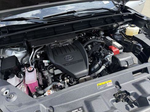 Certified 2024 Toyota Highlander LE AWD/4WD image 25