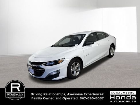 Used 2023 Chevrolet Malibu LS image 2