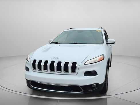 Used 2016 Jeep Cherokee Limited image 8