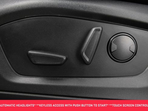 Used 2021 Ford Explorer XLT w/ Equipment Group 202A AWD/4WD image 8