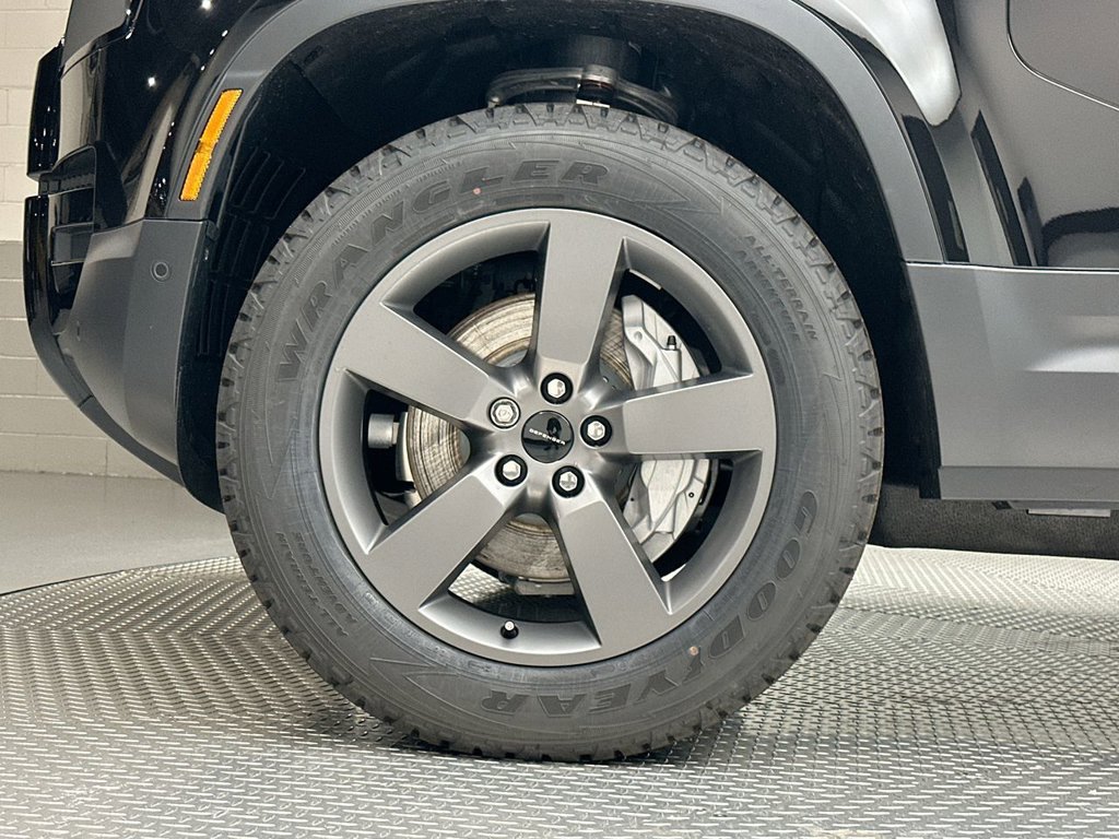 New 2026 Land Rover Defender 110 S AWD/4WD image 5