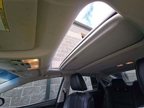 Used 2016 Toyota Avalon Limited FWD image 6