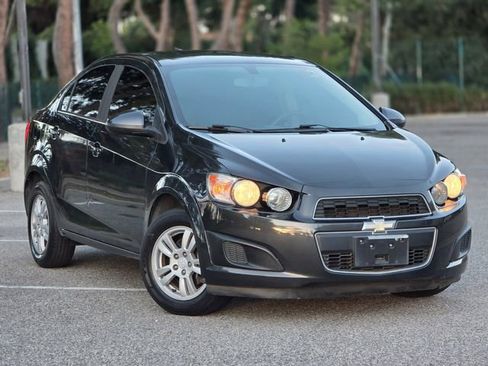 Used 2014 Chevrolet Sonic LT image 3
