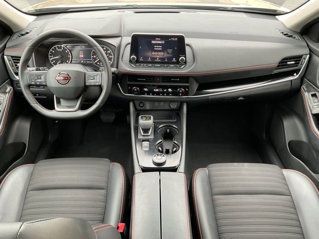 Used 2025 Nissan Rogue SV AWD/4WD image 16