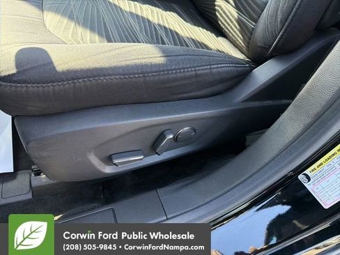 Used 2016 Ford Fusion SE image 25