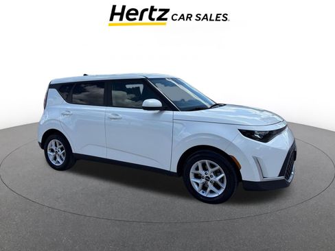 Used 2025 Kia Soul LX w/ LX Technology Package FWD image 1