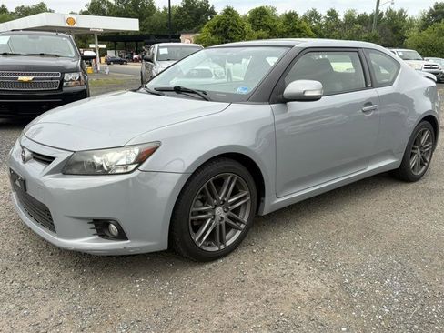 Used 2013 Scion tC FWD image 18