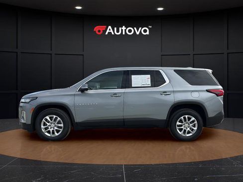 Used 2023 Chevrolet Traverse LS w/ Safety Package image 2