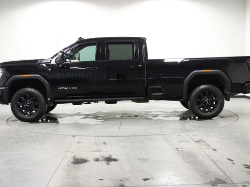 Used 2024 GMC Sierra 2500 AT4 image 7