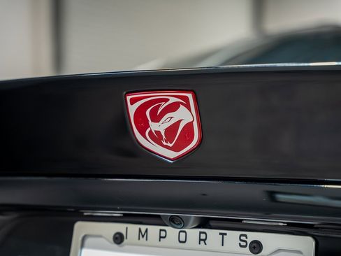 Used 2013 SRT Viper GTS w/ GTS Laguna Interior Pkg image 16