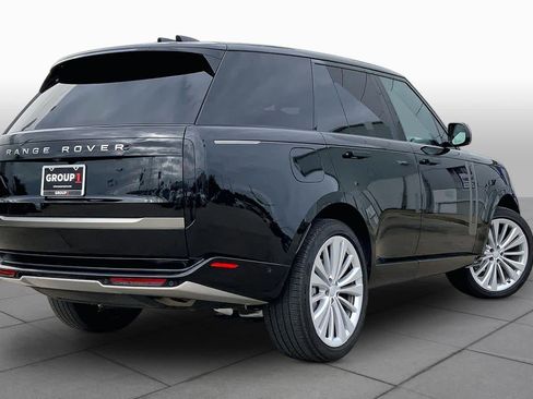 Used 2025 Land Rover Range Rover SE AWD/4WD image 13