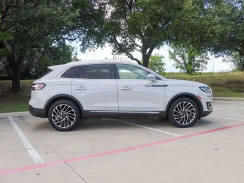 Used 2020 Lincoln Nautilus Reserve FWD image 8