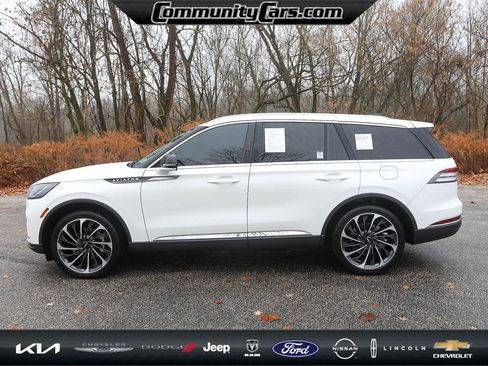 Certified 2025 Lincoln Aviator Reserve w/ Equipment Group 201A image 3
