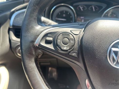 Used 2018 Buick Envision Essence FWD image 19