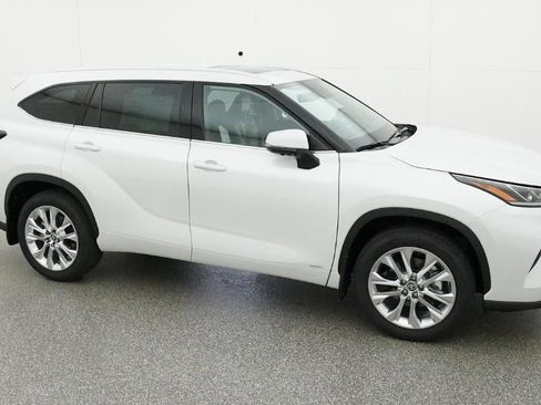 New 2026 Toyota Highlander Limited image 12