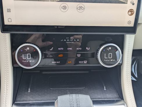 New 2026 Jaguar F-PACE R-Dynamic S image 16