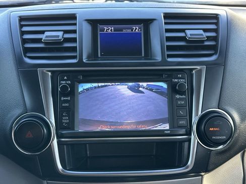 Used 2013 Toyota Highlander 4WD Hybrid w/ Leather Premium Pkg image 25