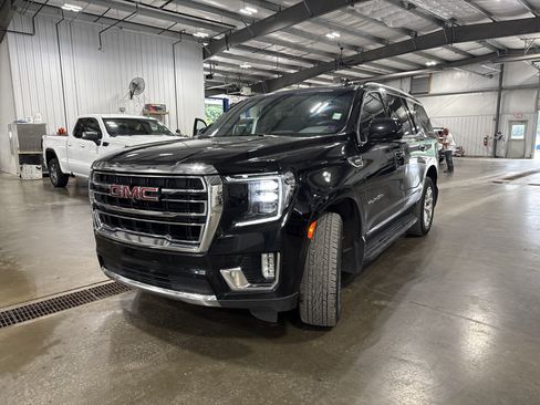 Used 2023 GMC Yukon SLT w/ SLT Premium Package AWD/4WD image 6