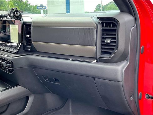 Used 2022 Chevrolet Silverado 1500 ZR2 w/ Technology Package AWD/4WD image 15